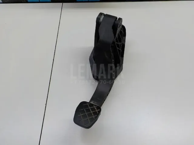Педаль сцепления