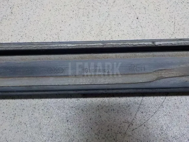 Молдинг передней правой двери для  BMW Z8 E52 2000-2003
