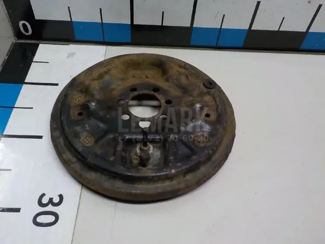 Щит опорный задний правый для  Ford Kuga 2008-2012