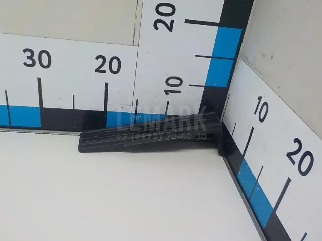 Крышка салонного фильтра