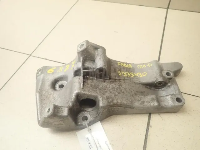 Кронштейн генератора для  Audi A6 [C6,4F] 2004-2011