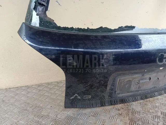 Дверь багажника