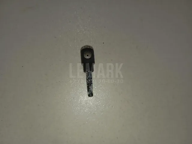 Форсунка омывателя зад стекла