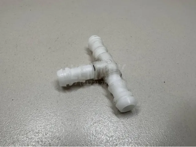 Тройник омывателя фар