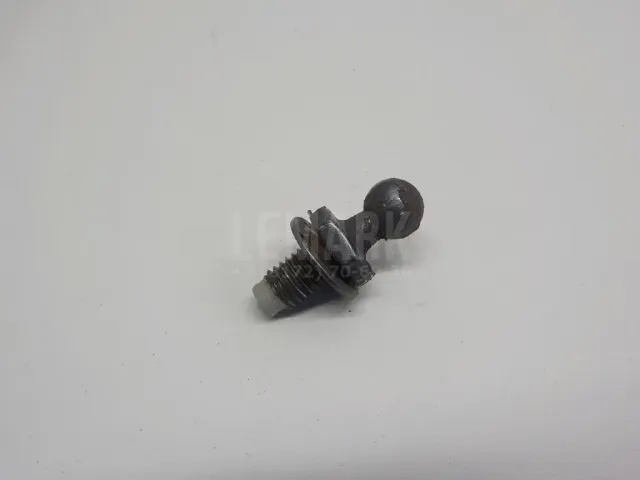 Крепеж газового упора для  BMW X1 E84 2009-2015