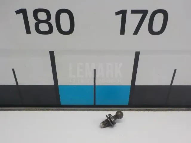 Крепеж газового упора для  BMW X1 E84 2009-2015