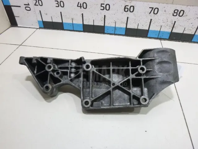 Кронштейн генератора для  Chery Amulet (A15) 2006-2012
