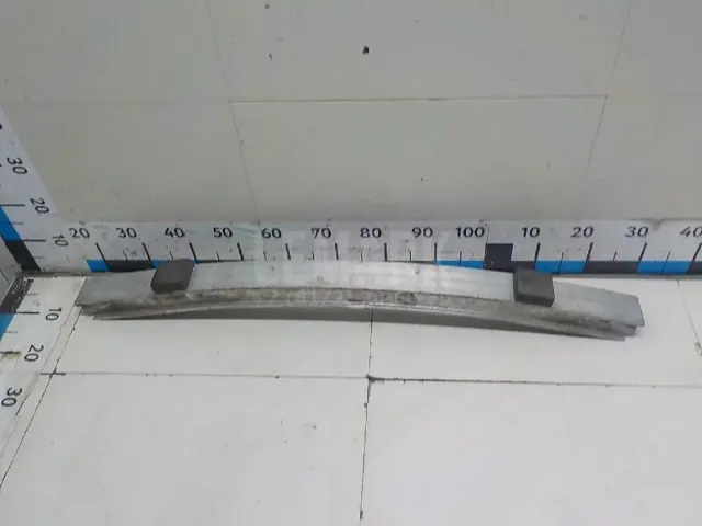 Усилитель переднего бампера