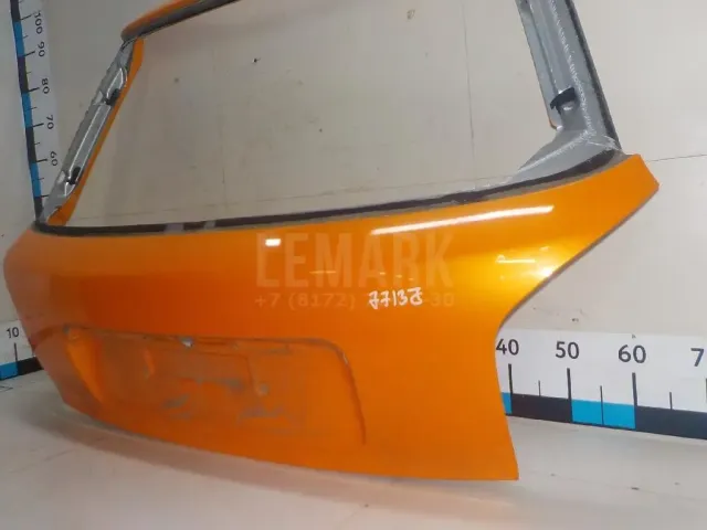 Дверь багажника