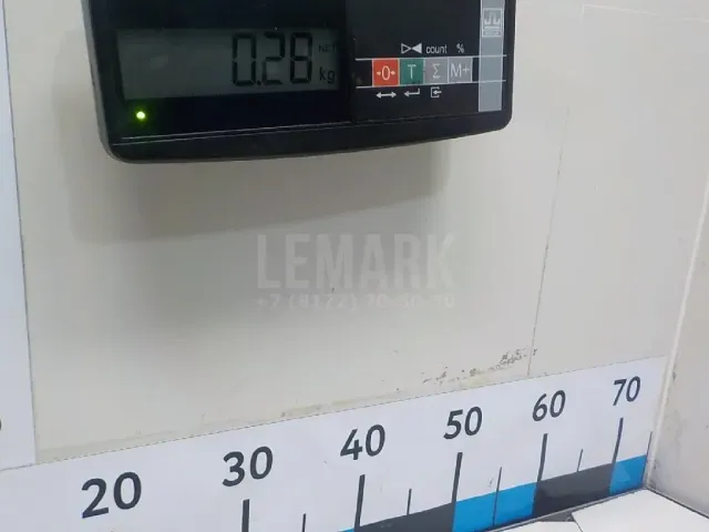 Вставка замка багажника