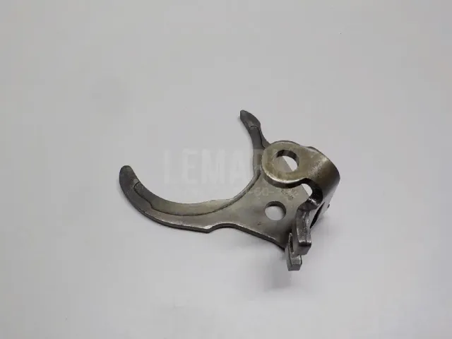Вилка включения передачи
