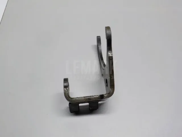 Вилка включения передачи