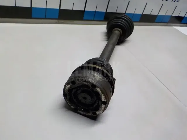 Полуось передняя левая
