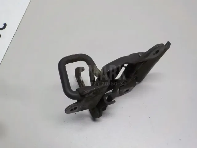 Крючок капота