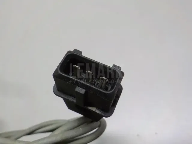Вставка замка двери лев.