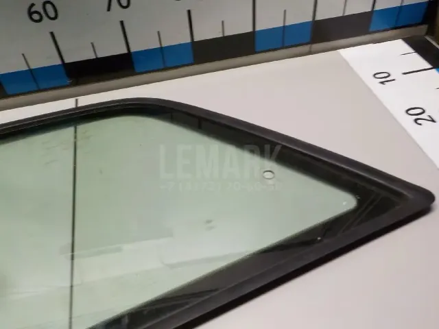 Стекло кузовное открывающееся (форточка) левое