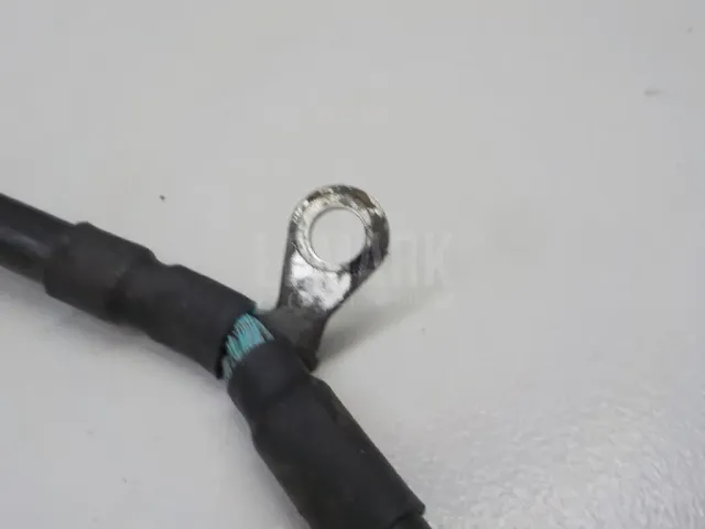 Клемма аккумулятора минус