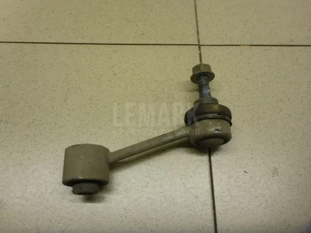 Стойка заднего стабилизатора
