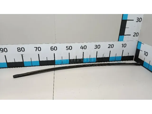 Накладка стекла заднего левого