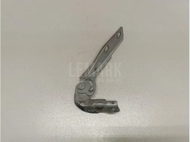Петля капота левая