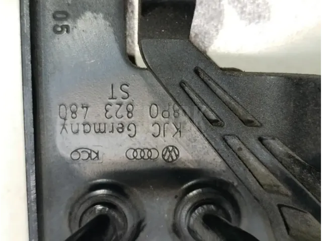 Крючок капота для  Audi A8 [4D] 1994-1998