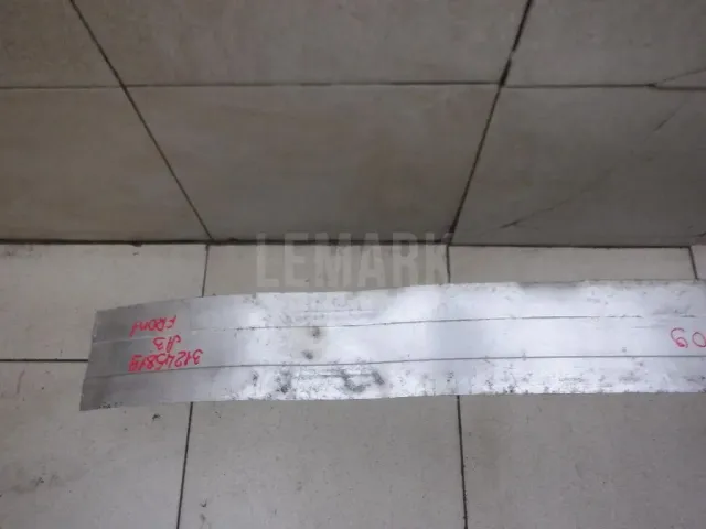Усилитель переднего бампера