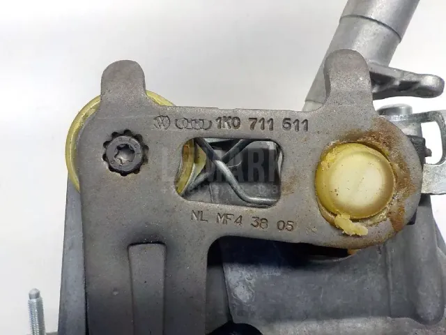 Кулиса КПП для  BMW i3 (I01) 2013-2022