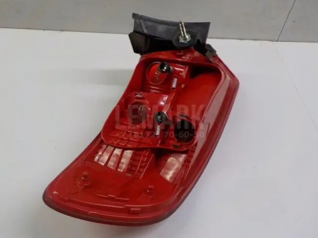 Фонарь задний наружный правый для  Chrysler Sebring/Dodge Stratus 2001-2007