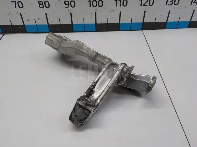 Кронштейн переднего рычага для  Chrysler Sebring 2006-2010