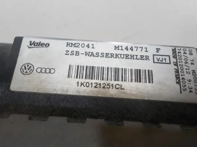 Радиатор основной для  Ford Escape EUR 2007-2009