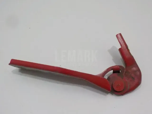 Петля капота левая