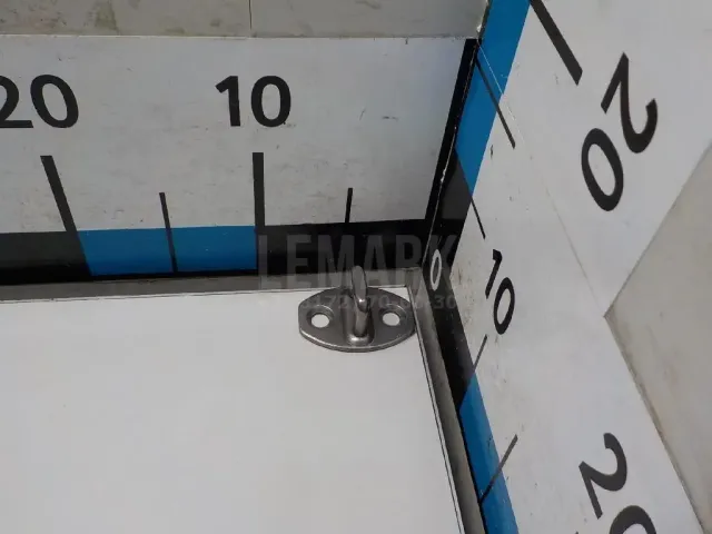 Ответная часть замка двери
