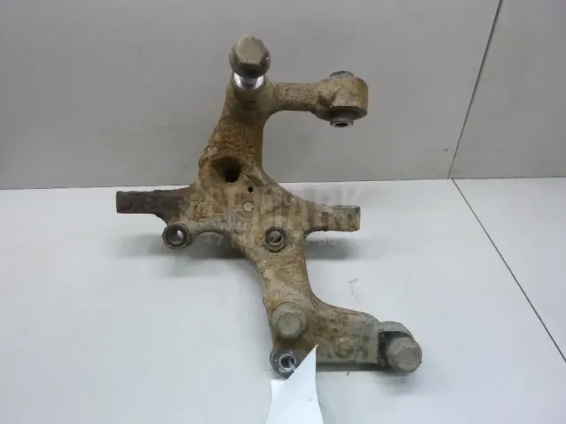 Кулак поворотный задний правый
