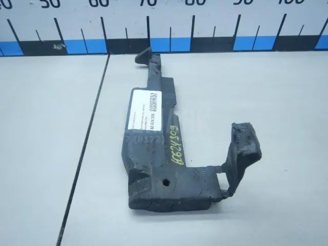 Уплотнитель капота