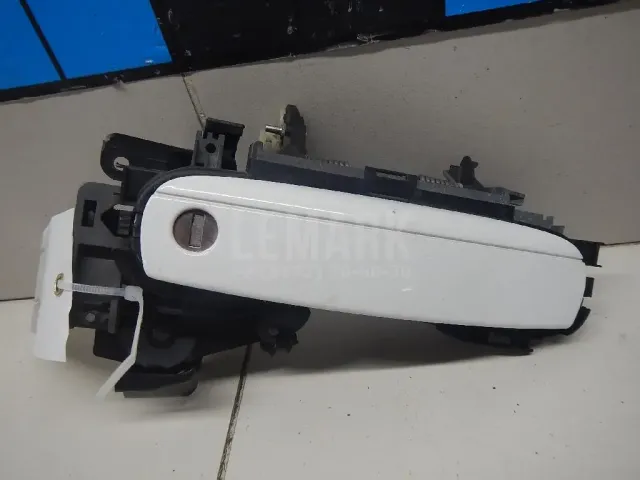 Ручка двери передней наружная правая для  BMW 2-serie F22/F23/F87 2013-2020