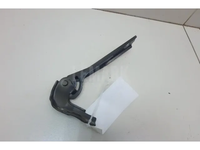 Петля капота правая для  Ford America Escape II 2007-2012