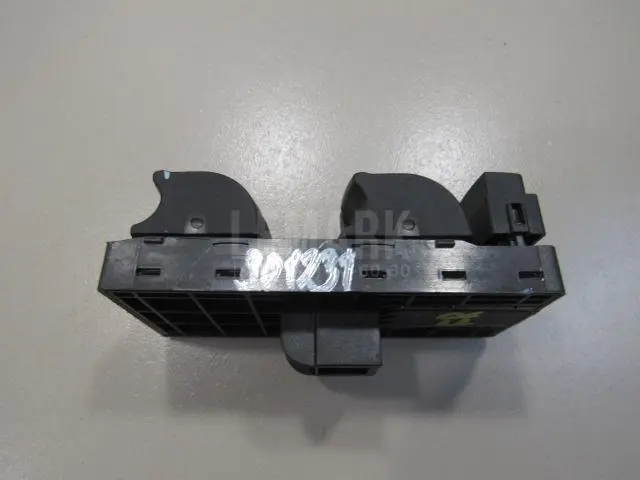 Блок управления стеклоподъемниками для  Citroen C4 Picasso 2006-2014