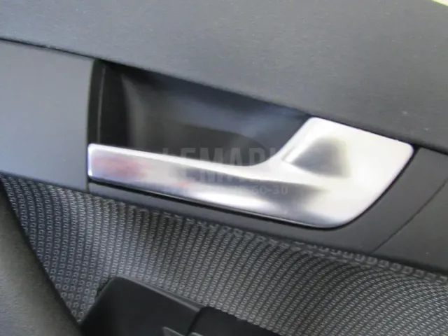 Обшивка двери передней правой для  Ford Edge 2007-2015