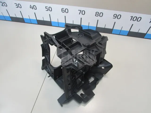 Корпус блока предохранителей для  Ford Kuga 2008-2012
