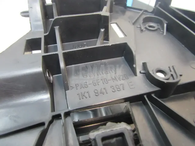 Корпус блока предохранителей для  Ford Kuga 2008-2012