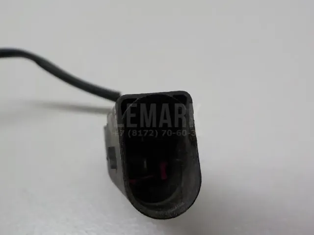 Замок капота