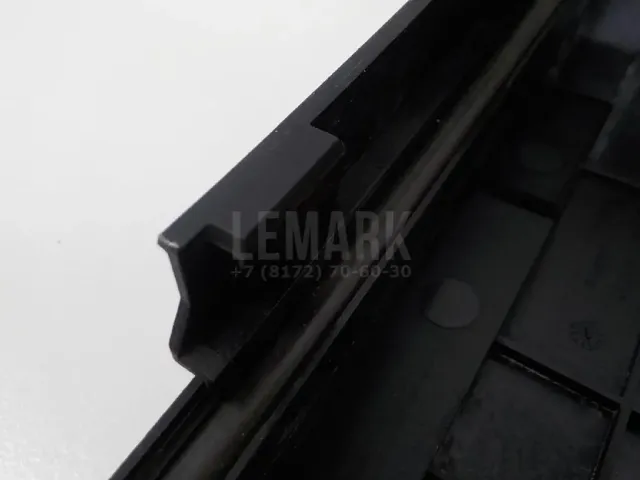 Крышка блока предохранителей для  CASE SV300 2012