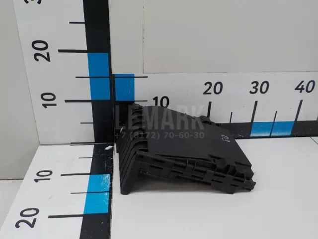 Крышка блока предохранителей для  CASE SV300 2012