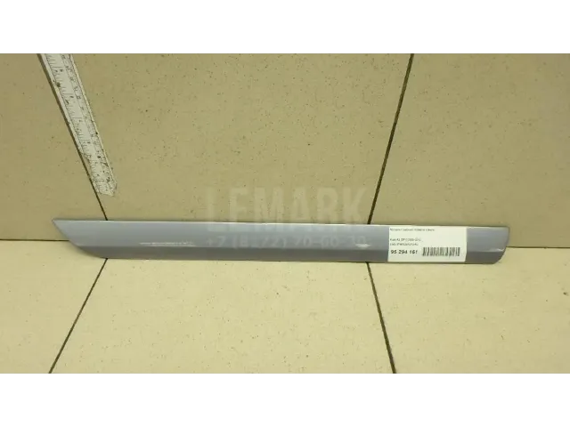 Молдинг задней правой двери