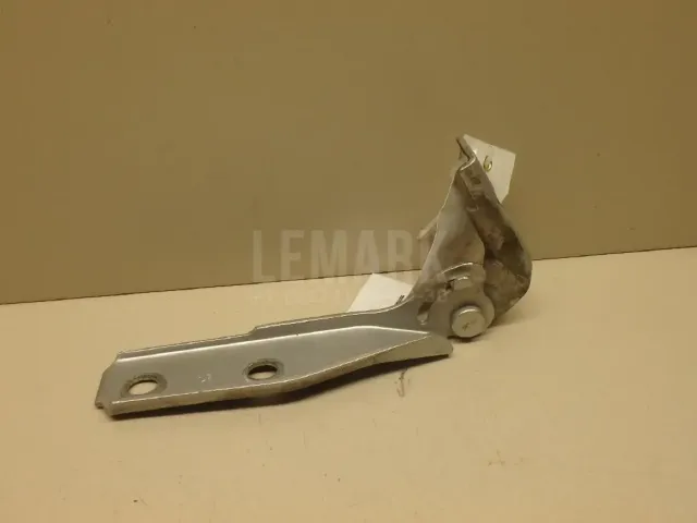 Петля капота левая