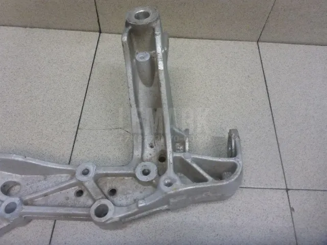 Кронштейн переднего рычага для  Audi A3 (8L1) 1996-2003