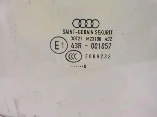 Стекло двери задней правой