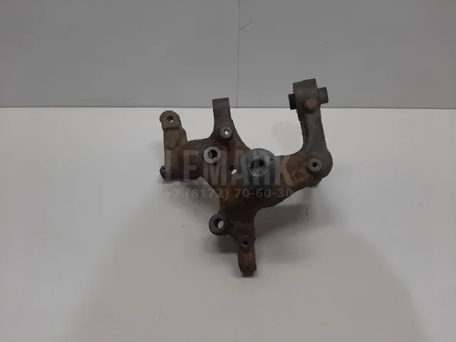 Кулак поворотный задний правый