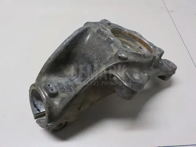 Кулак поворотный передний левый для  Chrysler Pacifica 2003-2008