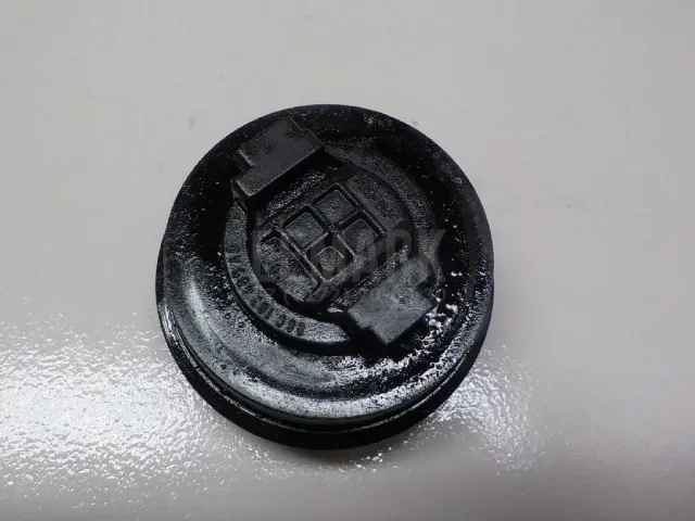 Крышка маслозаливной горловины
